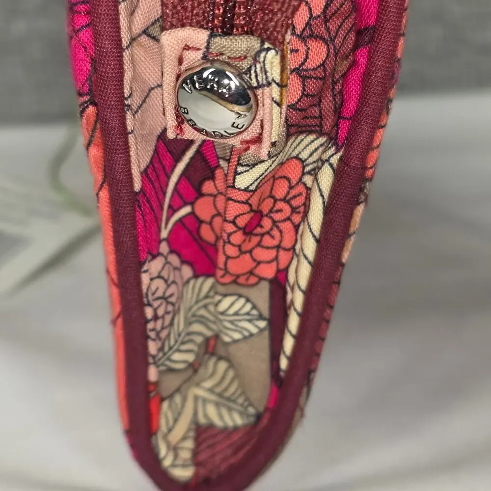 VERA BRADLEY FRONT ZIP WRISTLET – BOHEMIAN BLOOMS – 7.5" × 4.5" × 1" - Picture 4 of 9